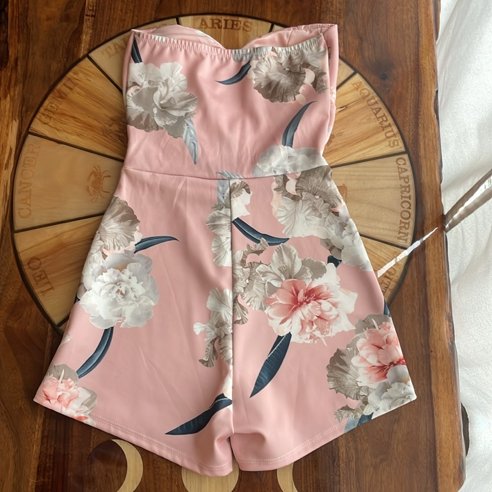 Floral one piece - Picture 2 of 6